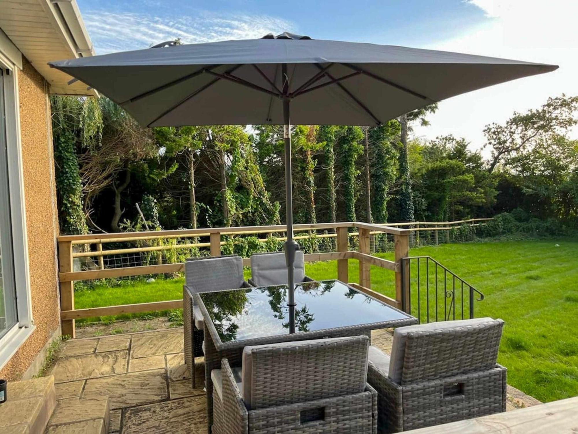 The Lockett Wonderful Large Bungalow Plympton, Plymouth Free Parking By Staystaycations Dış mekan fotoğraf