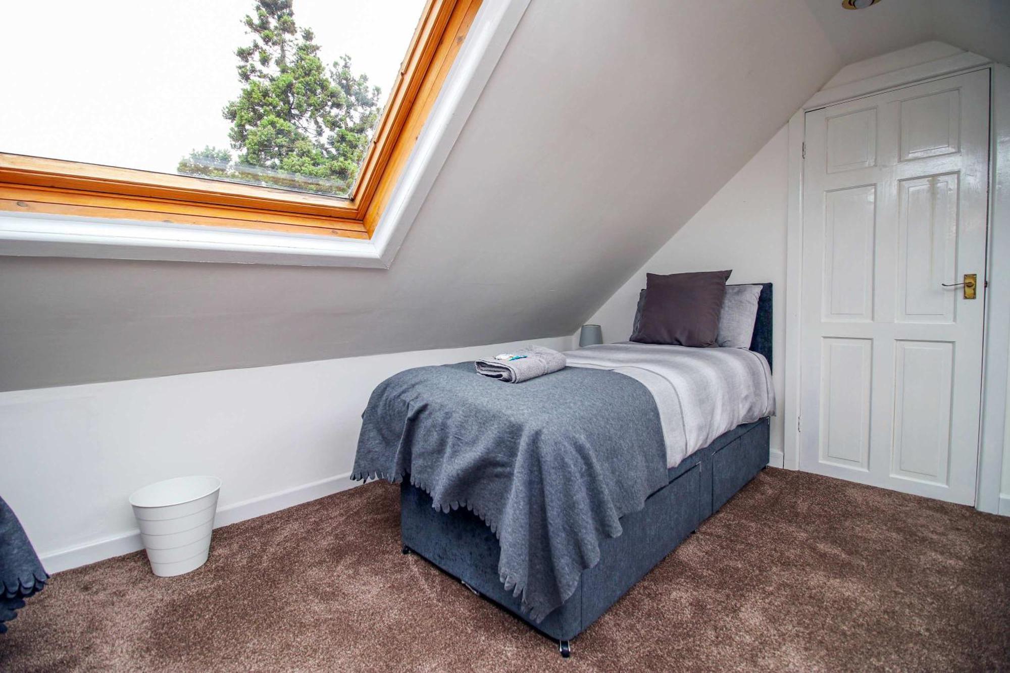 The Lockett Wonderful Large Bungalow Plympton, Plymouth Free Parking By Staystaycations Dış mekan fotoğraf